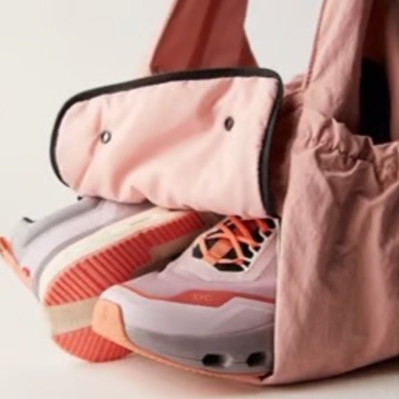 Class Optional Tote NWOT - Picture 3 of 5